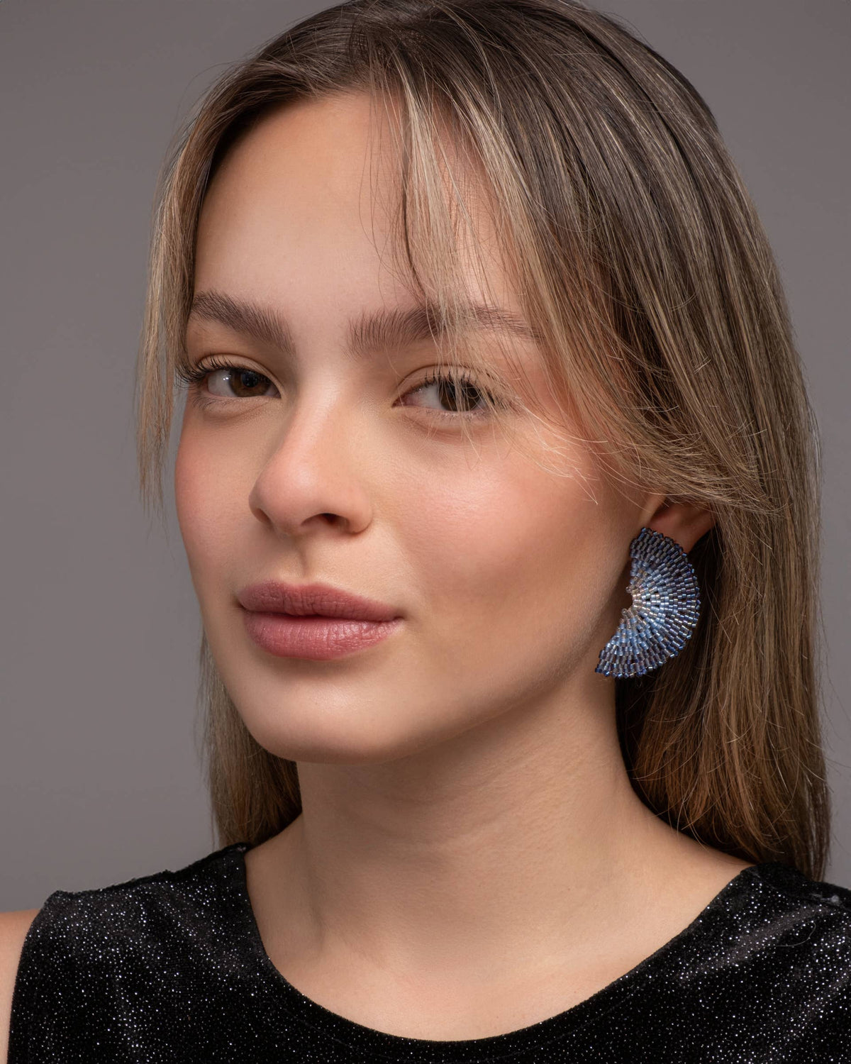 Beaded Handwoven Ginkgo Leaf Stud Earrings (Blue)