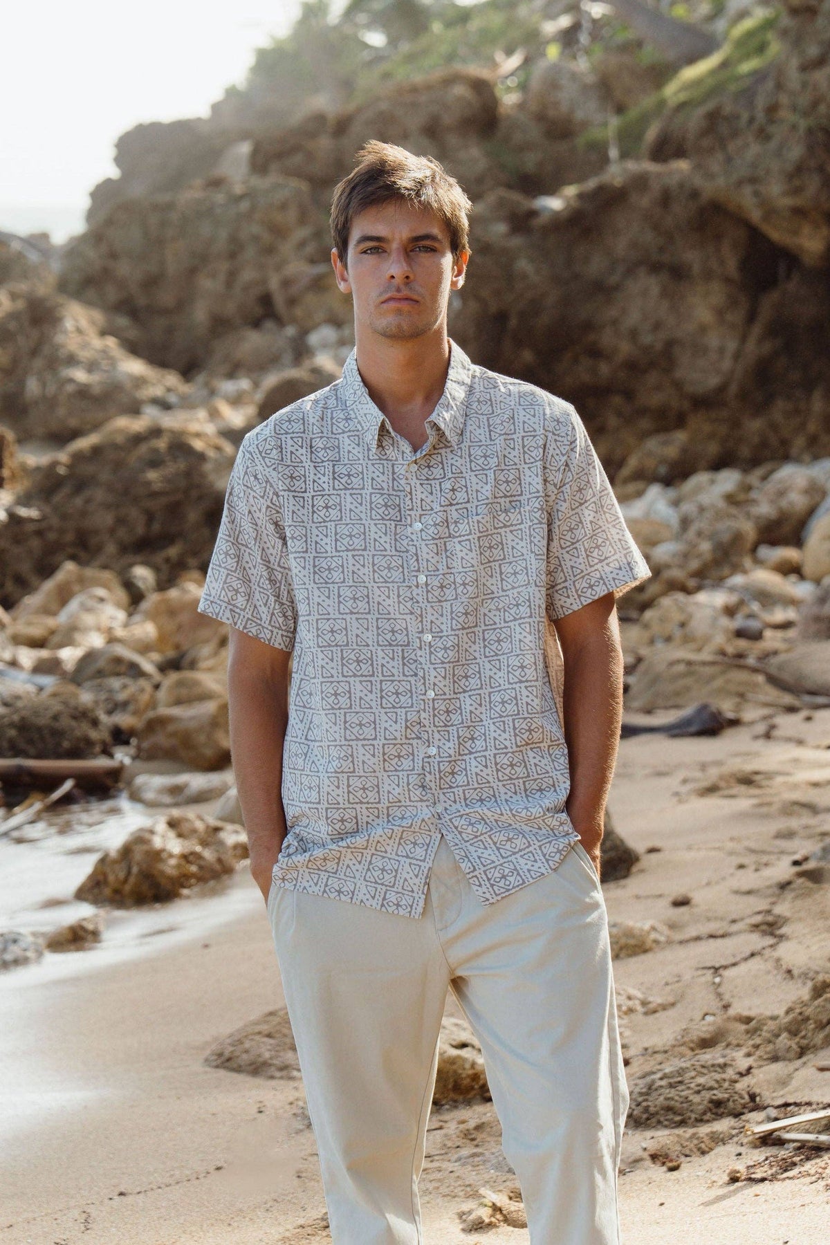 Men’s Organic Cotton Short Sleeve Button-Down | Sand Stone