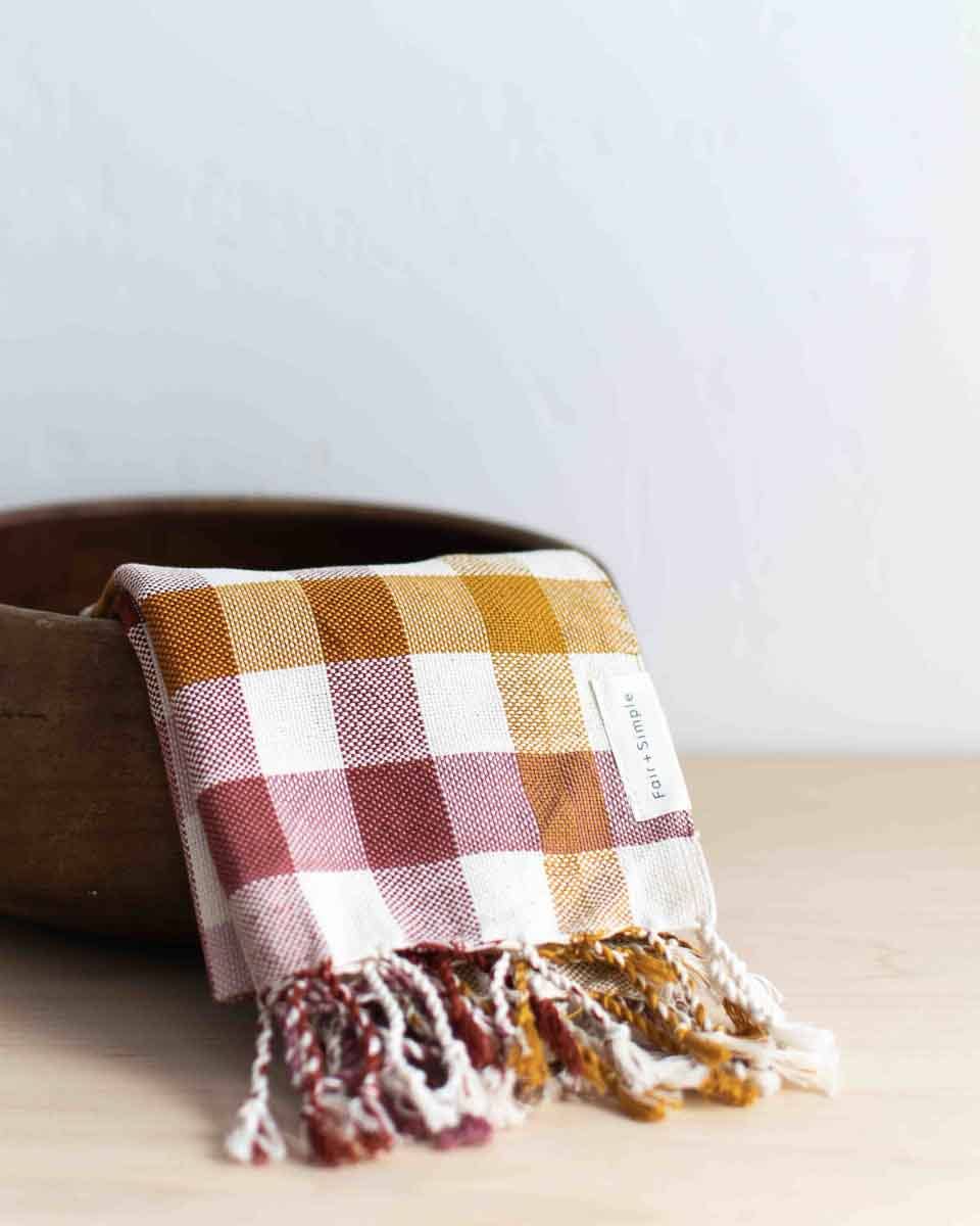 Oversized Woven Hand Towel in Damas