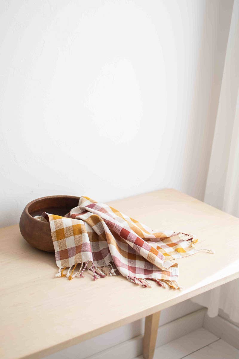 Oversized Woven Hand Towel in Damas